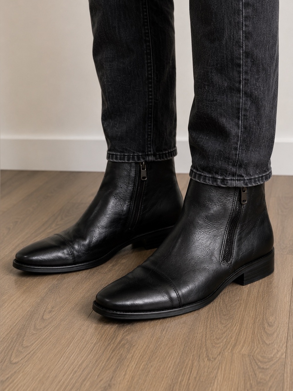 DKNY Matthew Men’s Black Leather Dress Ankle Boots Side Zip Cap Toe Size 10.5